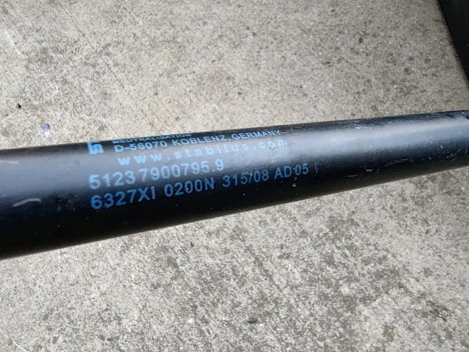 Genuine BMW 2008-2013 M3 Lift Cylinder Hood Lift Support 51237900795 OEM LT2