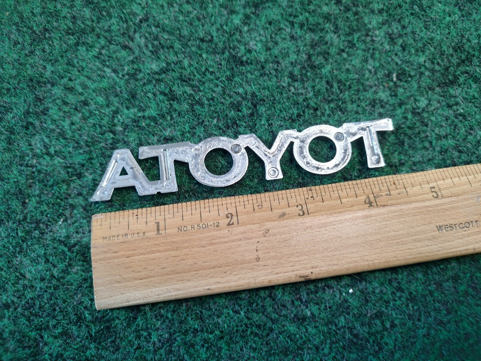 1997-2001 Toyota Camry Rear Trunk Lid Emblem Badge Chrome OEM 75447-33040 3S8