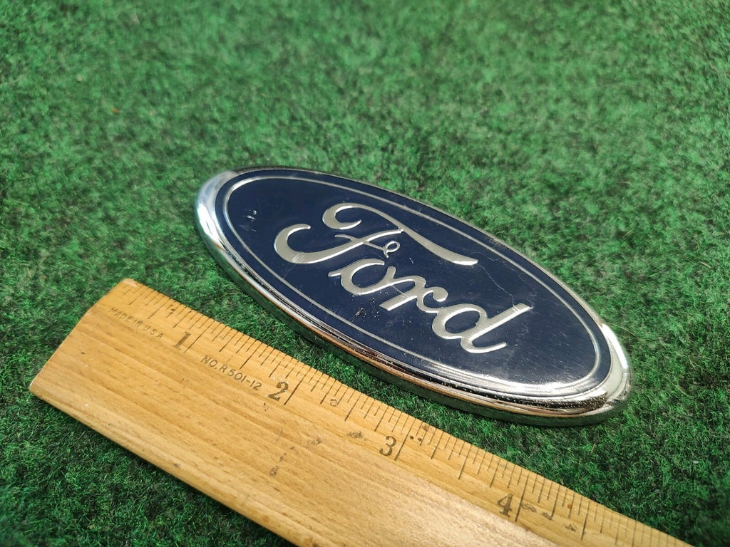 2001-2007 Ford Escape Tailgate Trunk Emblem BADGE YL84-7843500-AB 2S2