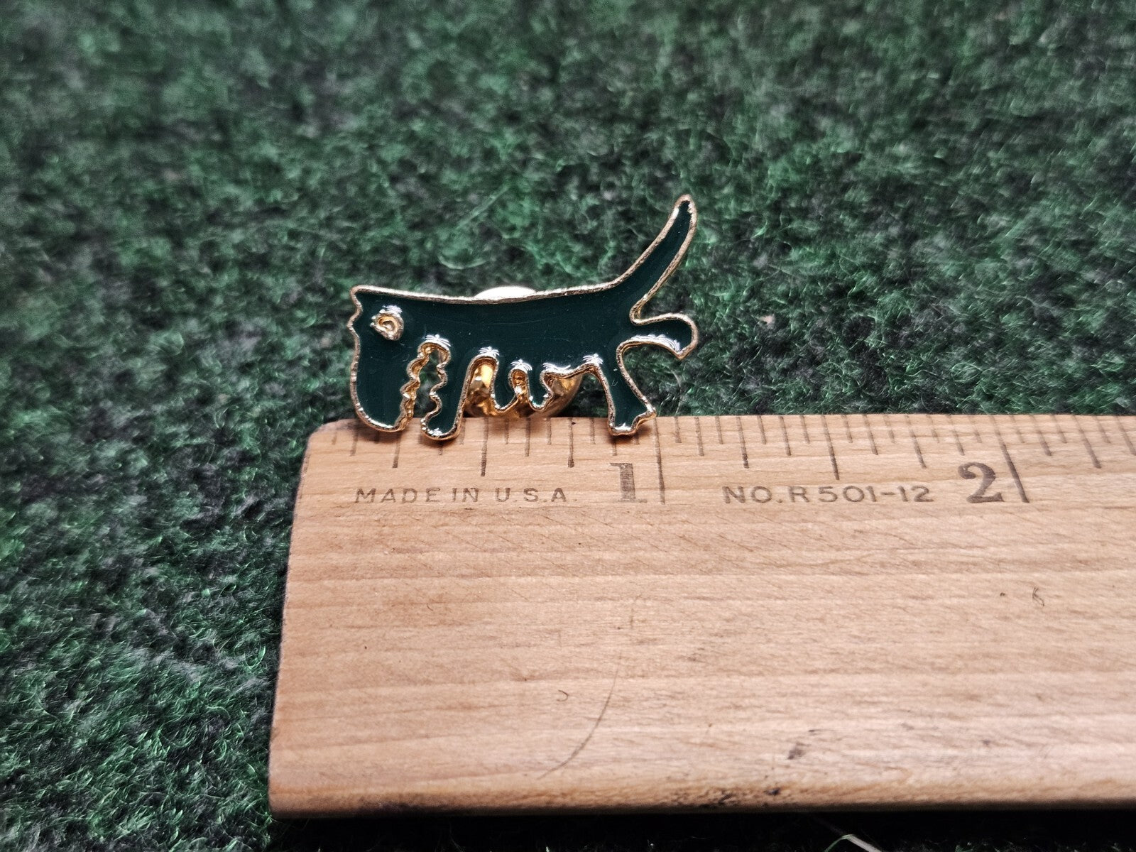 T Rex Dinosaur Metal & Enamel Lapel Pin Badge
