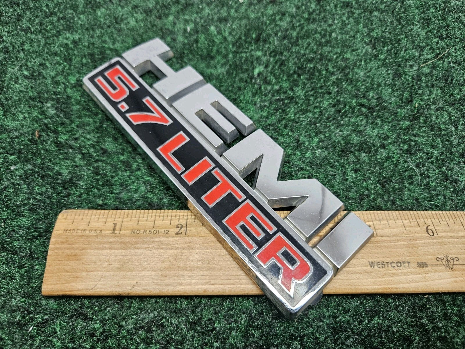 Dodge Hemi 5.7L Fender Emblem Mopar 68149700AA Name Plate 7S8