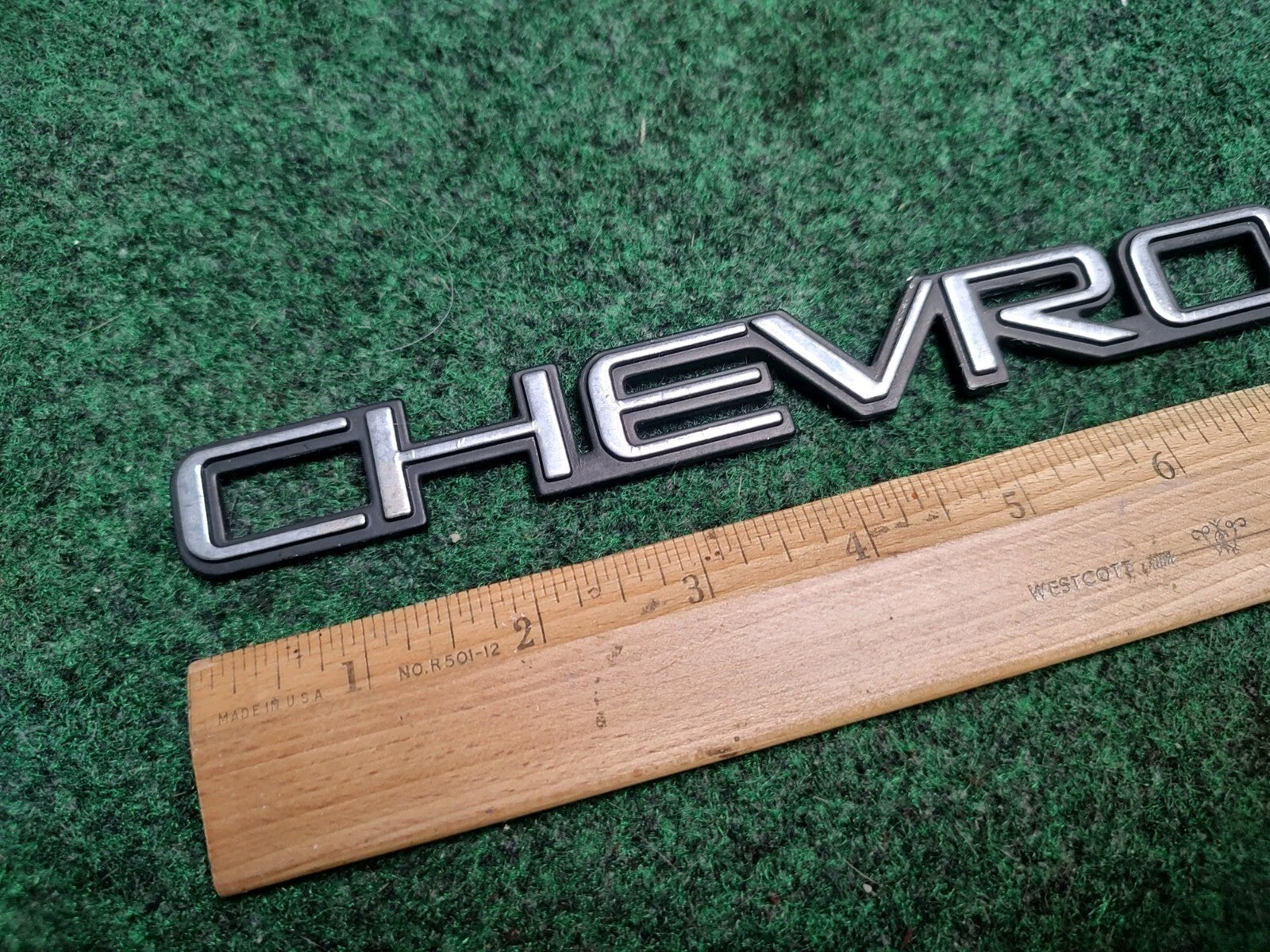 1992-2007 CHEVROLET SUV Truck Rear Emblem Nameplate OEM 10120219 15998983 2S4