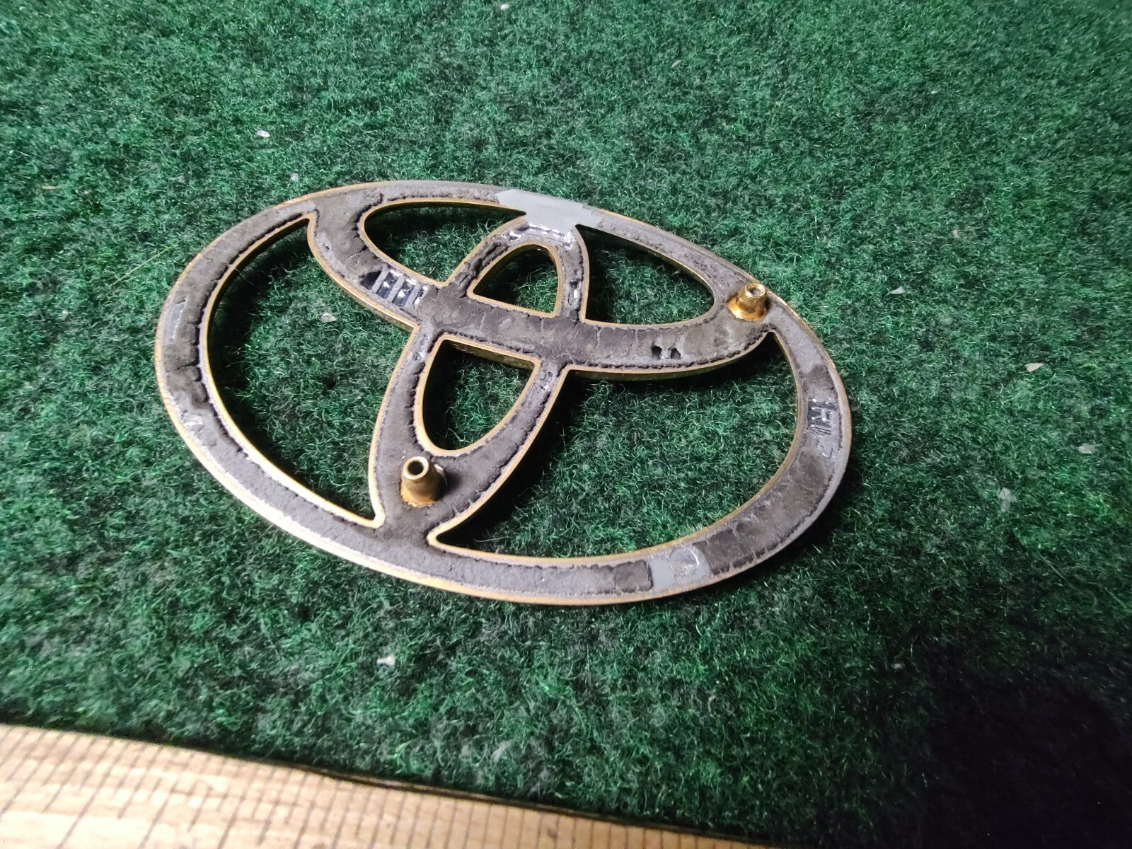 Toyota Chrome Emblem Logo Symbol Name Plate Gold See Measurements 4" 1S2