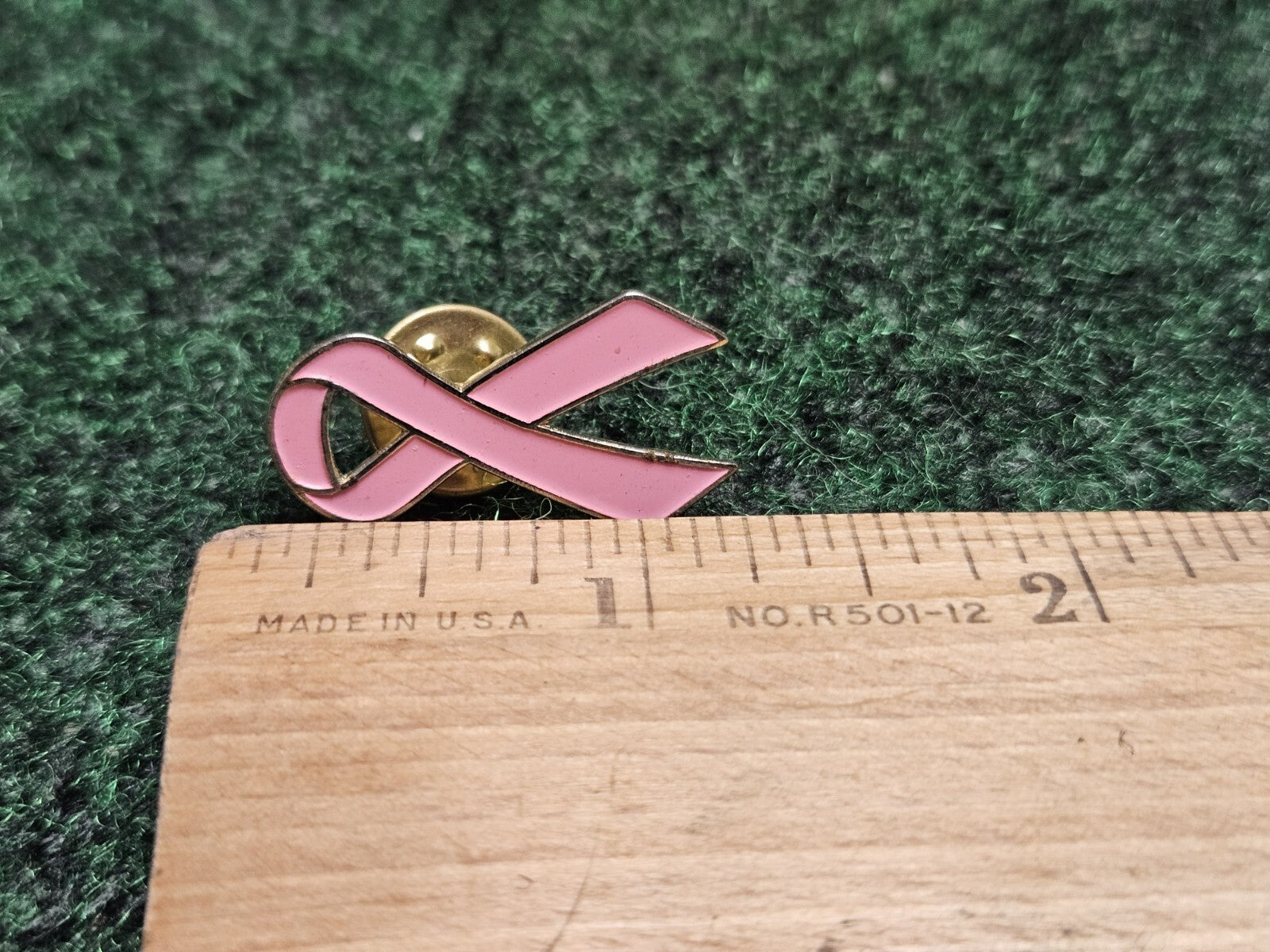 BEAUTIFUL VINTAGE CLOISONNE PINK BREAST CANCER RIBBON LOGO PIN BADGE