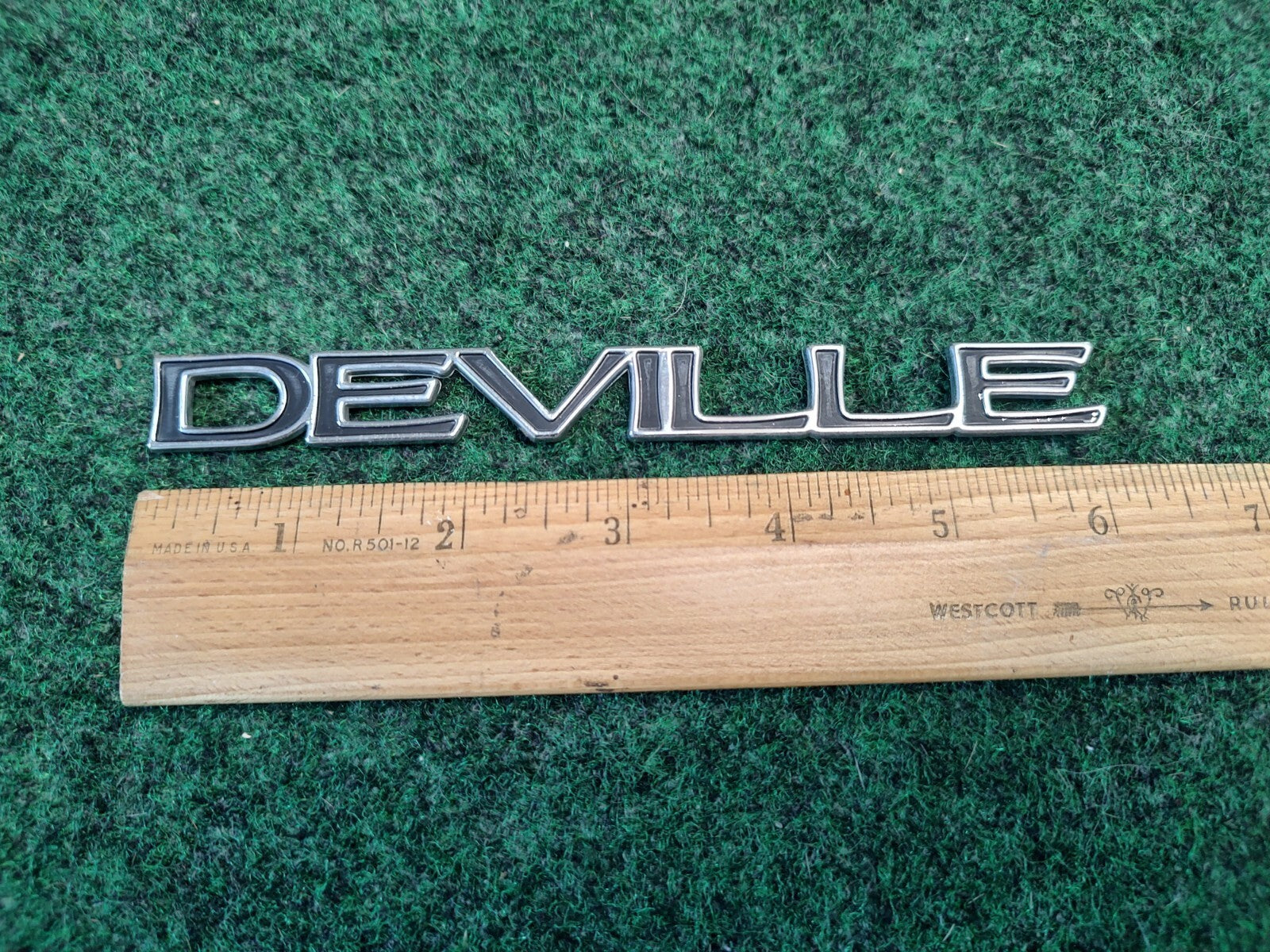 1994-1999 CADILLAC DEVILLE SIDE EMBLEM LOGO BADGE SYMBOL SIGN Name Plate 2S8