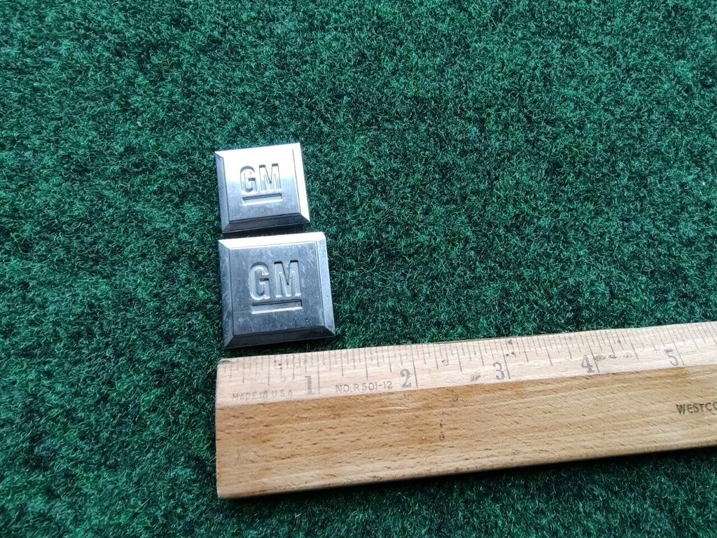 2 CADILLAC ESCALADE CHEVROLET TAHOE GM SIDE EMBLEM BADGE SYMBOL LOGO GM OEM 5S4