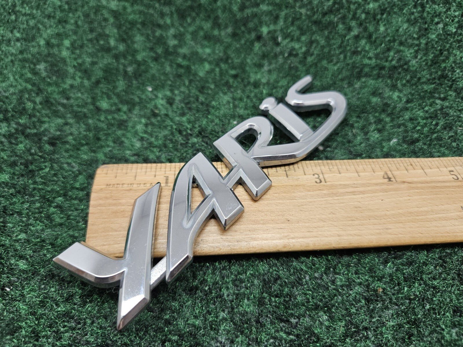 2006-2011 TOYOTA YARIS REAR EMBLEM LOGO BADGE SYMBOL CHROME LETTERS OEM GL1