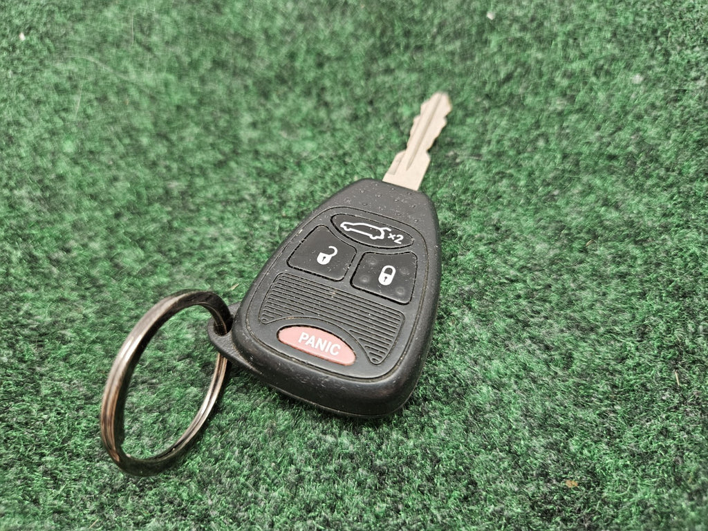 OEM CHRYSLER PACIFICA JEEP LIBERTY KEYLESS REMOTE KEY FOB KEY Used Cut Key GL3