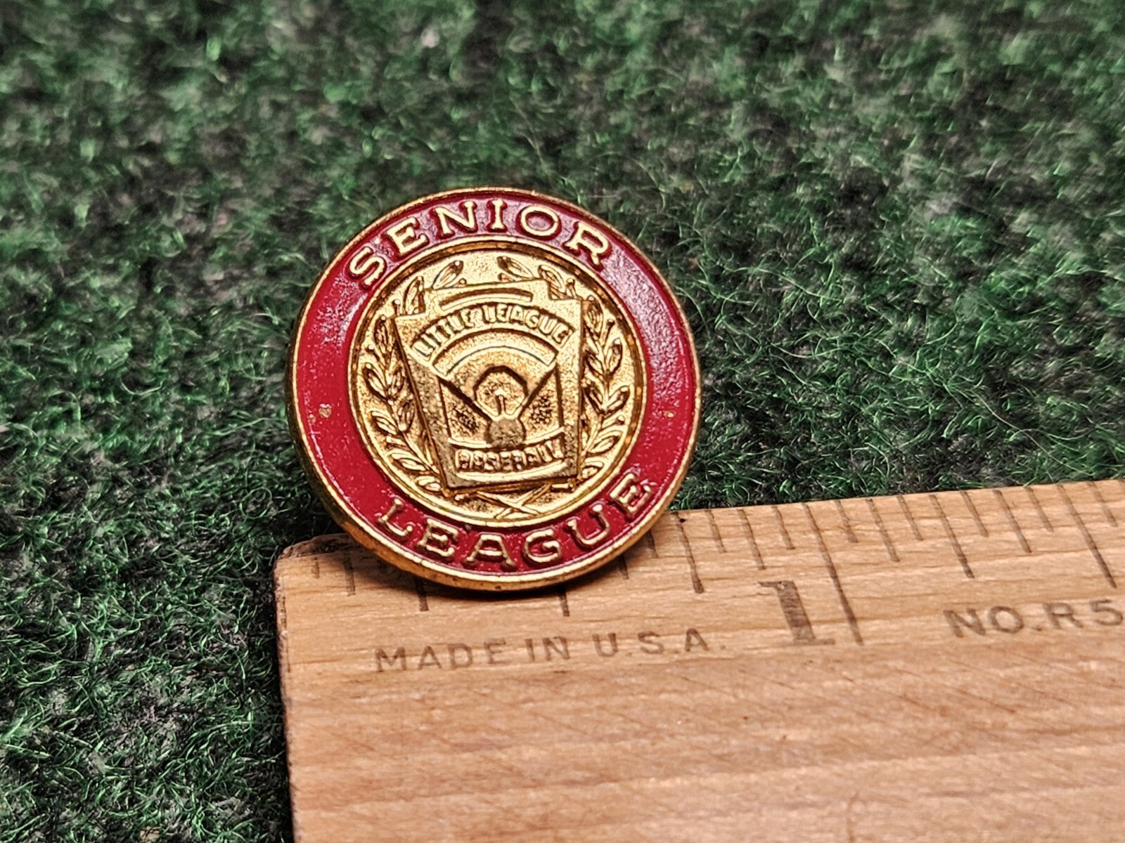 Little League Baseball SENIOR LEAGUE 3/4" tall lapel hat jacket scarf  pinback