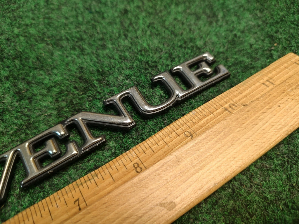 BUICK PARK AVENUE SIDE EMBLEM LOGO BADGE SYMBOL NAME PLATE BADGE USED 4S3