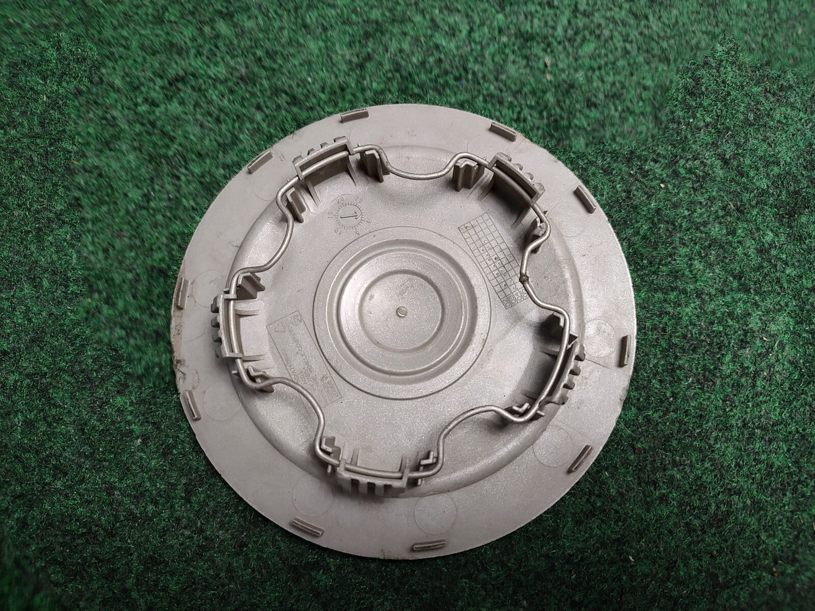2005-2009 Chrysler 300 Silver Wheel Rim Center Cover Hub Cap Hubcap FL2