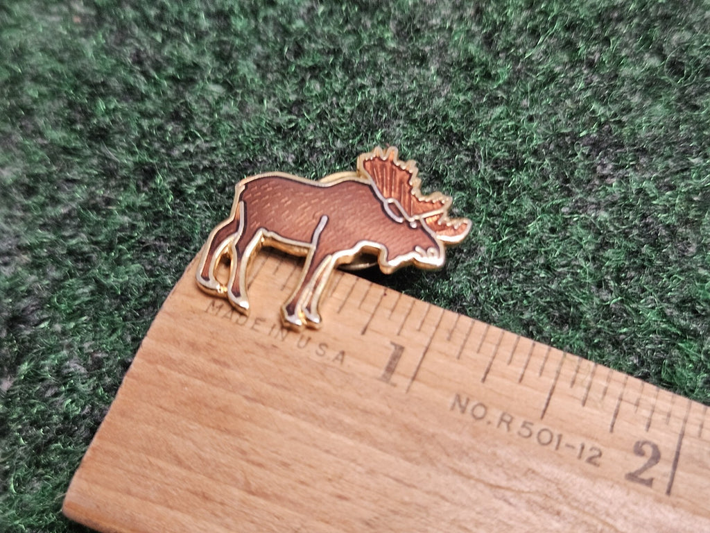 Moose  Pin ~ 90's Brooche Lapel Pin Clasp Brown