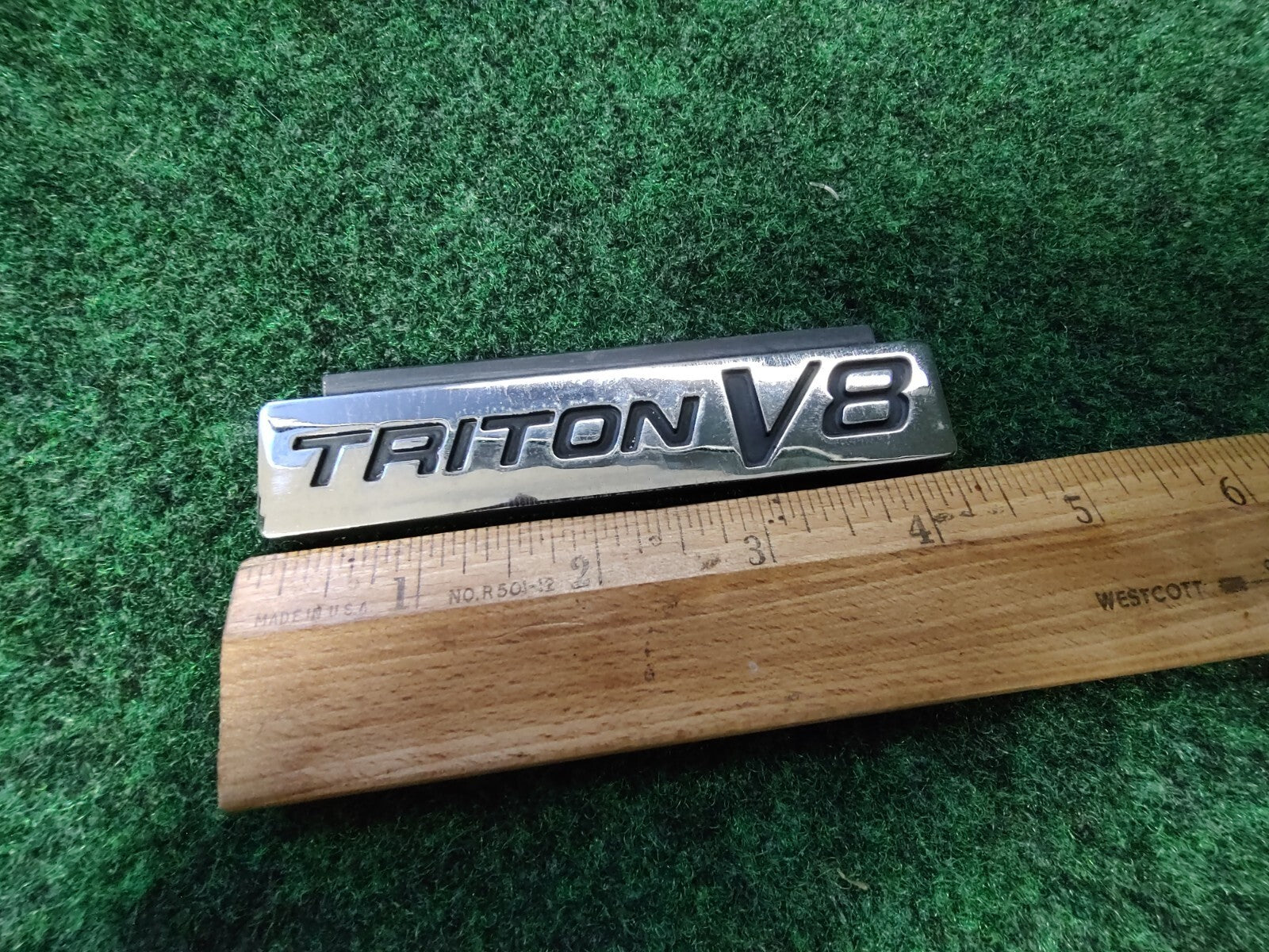 97 98 99 00 01 02 03 04 FORD F-150 TRITON V8 SIDE EMBLEM BADGE LOGO USED OEM 5S6