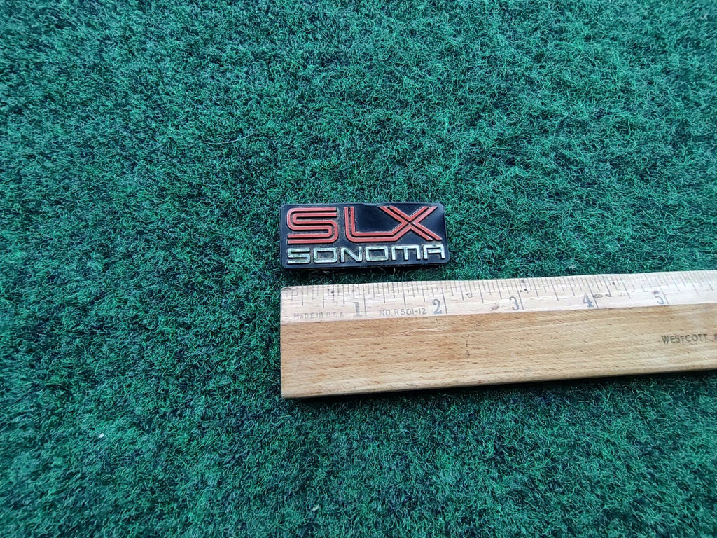 Sonoma SLX Emblem Badge Pillar Cab Roof Side 88 89 90 91 5S3