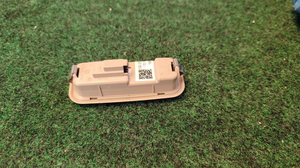 2015-2018 FORD EDGE FUSION REAR UPPER ROOF OVERHEAD DOME LIGHT LAMP 2L5