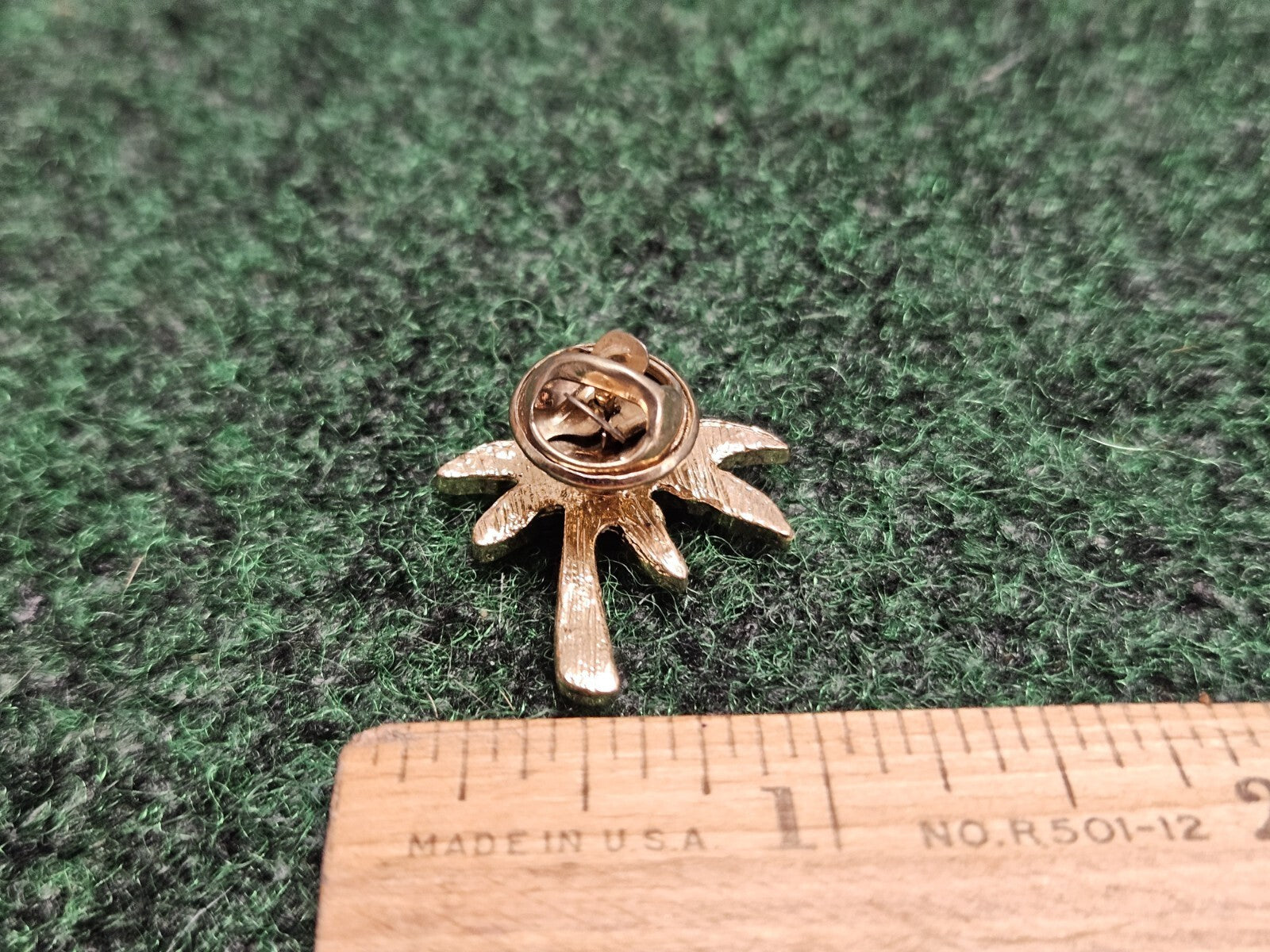 Gemstone Palm Tree Gold Tone Lapel Pin Brooch Button