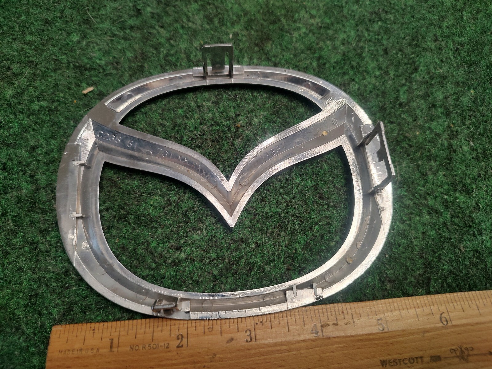 11-14 Mazda 2 Hatchback Mazdaspeed Sedan Front Mazda Emblem C235-51-731A 3S4