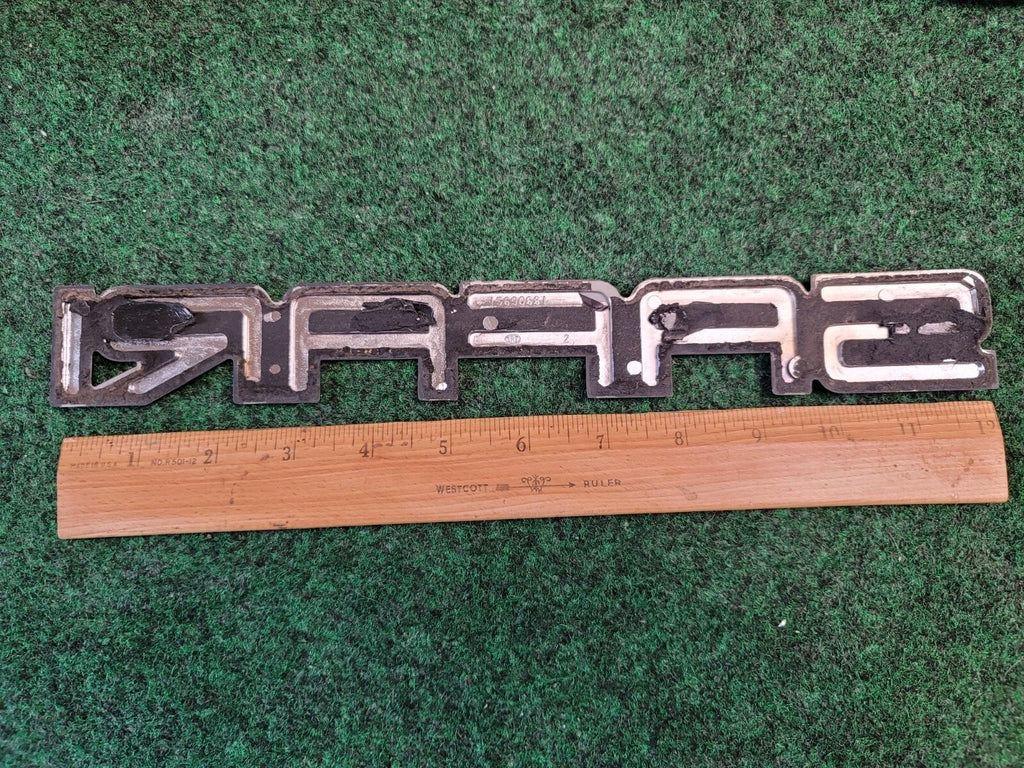 GMC 1995-2005 Safari Rear Door Emblem Badge Logo Nameplate Name 15690681 2M4