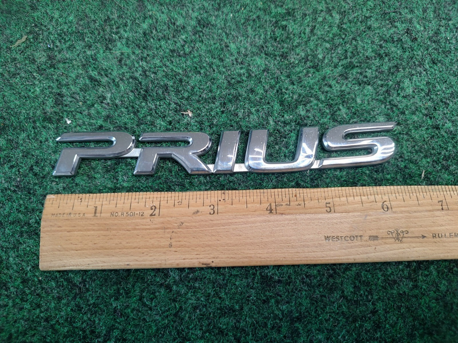 2004-2009 Toyota PRIUS EMBLEM REAR TRUNK Badge Logo NAMEPLATE 2S7