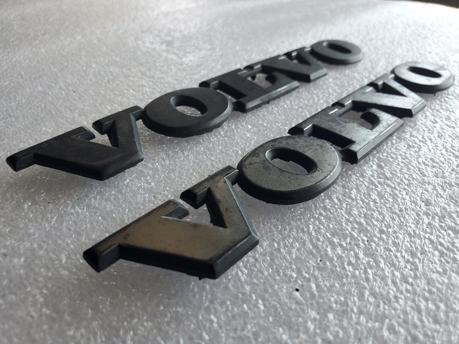(2) Volvo OEM NAME PLATE Emblem Badge Logo Nameplate OEM VNTG