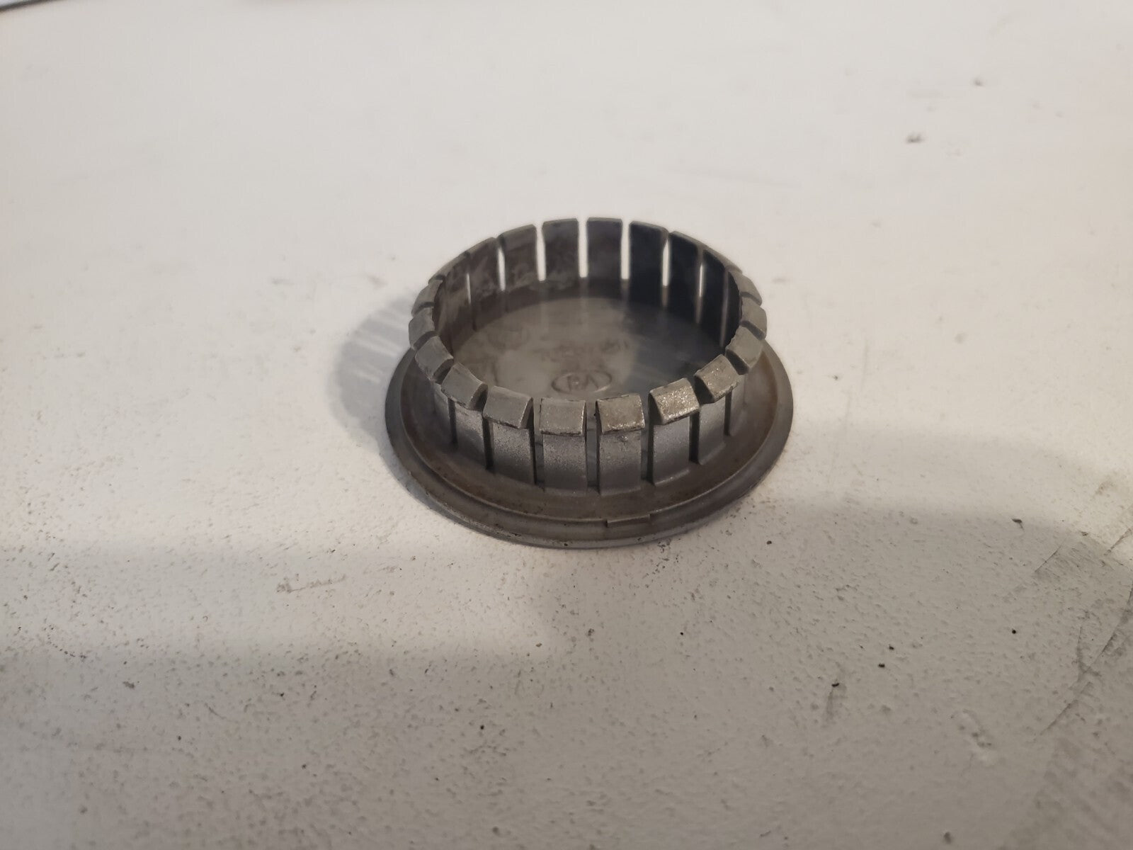 1992-1997 OLDSMOBILE CUTLASS center cap P/N 10207641 5L3