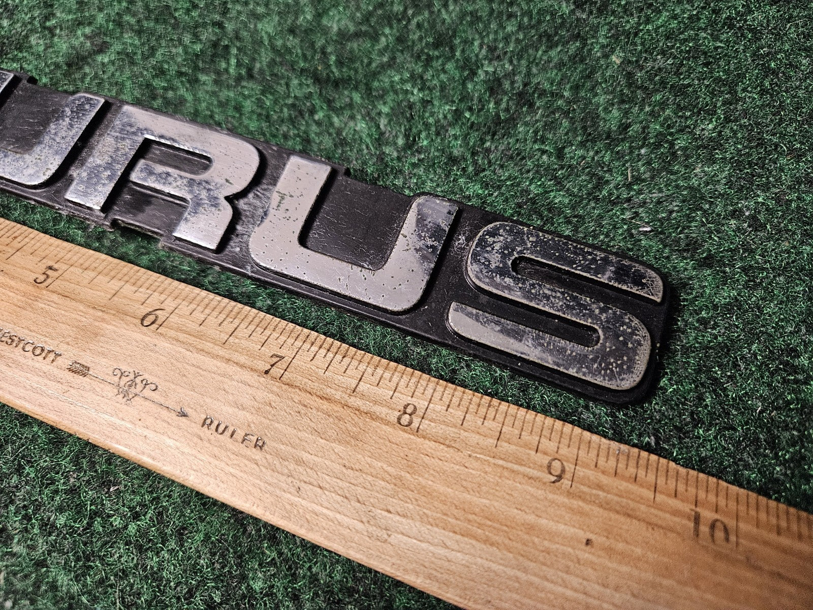 1989 1992 1993 1994 Ford Taurus Rear Nameplate Badge Emblem F2DB-5443550-BA 5M1