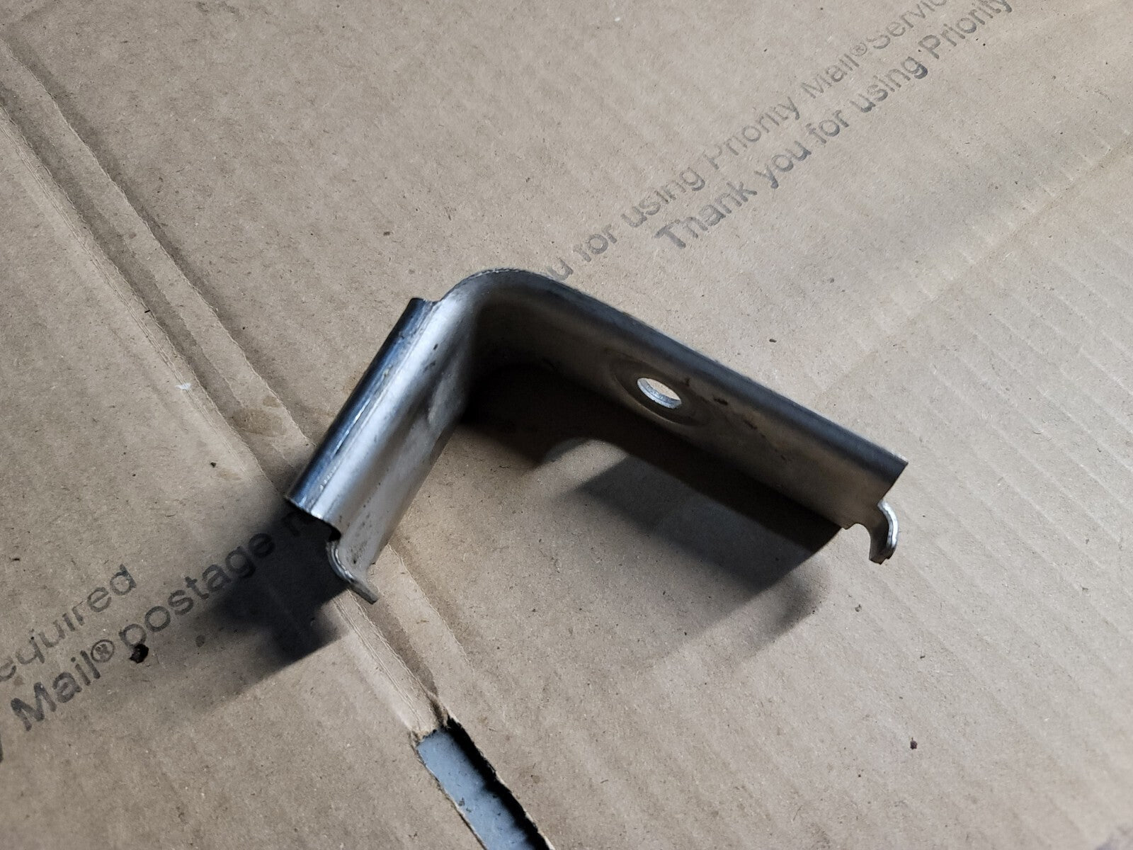 2005-2013 C6 Chevrolet Corvette Muffler Exhaust Hanger Bracket HL3 (1)