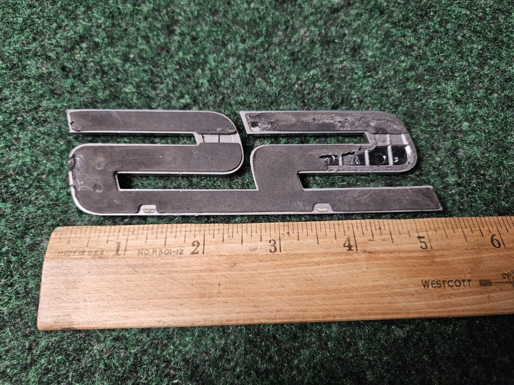 SS CHEVROLET EMBLEM BADGE NAMEPLATE GM Logo 4S1