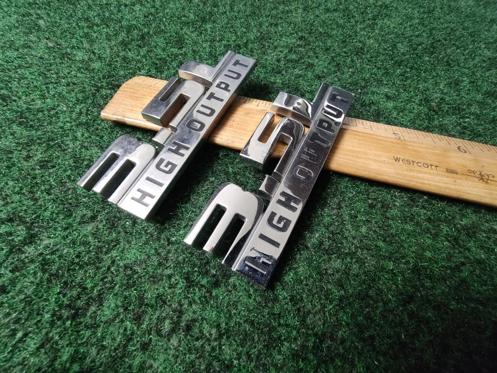 (2) Dodge Charger Magnum 3.5L HIGH OUTPUT Nameplate Emblem 04806330AA 6L4