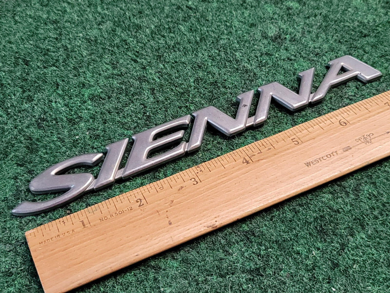1998 2001 2002 2003 2004 Toyota Sienna Rear Trunk Badge Emblem 75442-08010 2M1