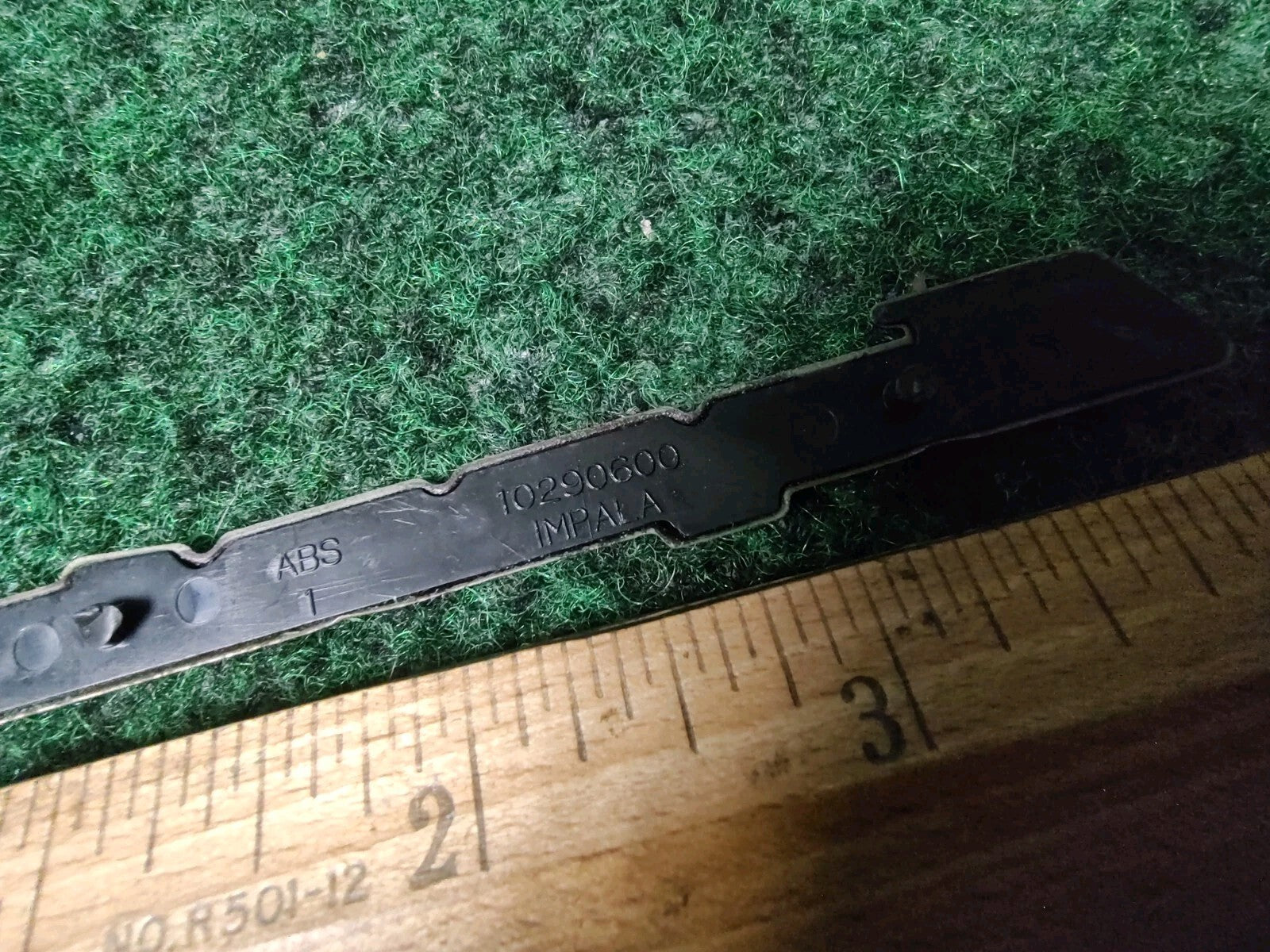 2000-2005 Chevrolet Impala Panel Emblem NAME PLATE BADGE 10290600 OEM 1S6