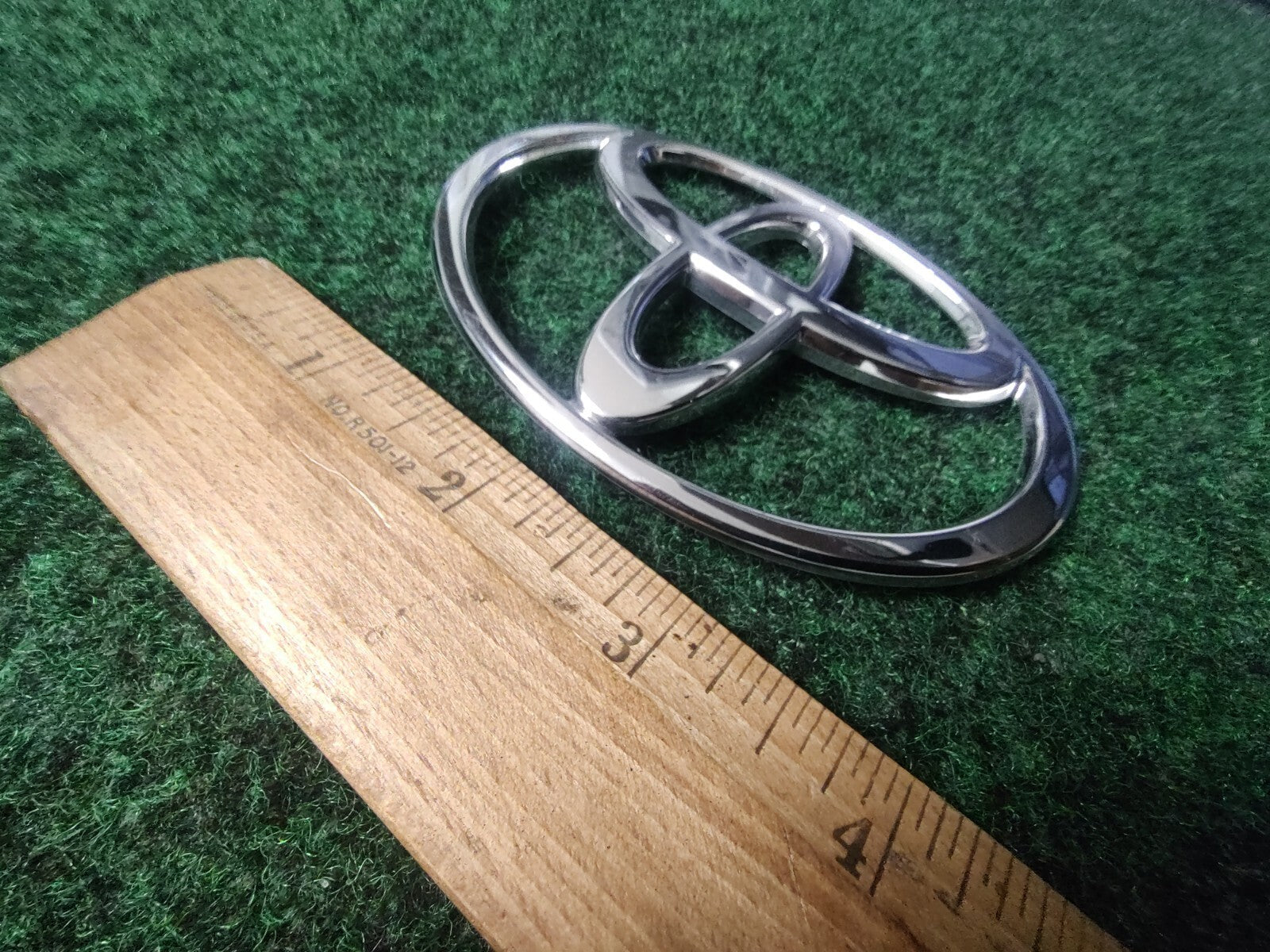 1999 - 2002 Toyota Avalon Rear Trunk Emblem Sign Badge Genuine 75471-AC010 8L3