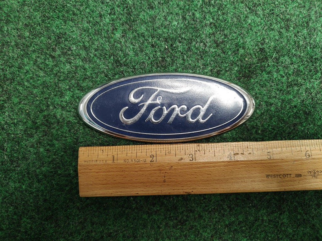 2001-2007 Ford Escape Tailgate Trunk Emblem BADGE YL84-7843500-AB 1S2