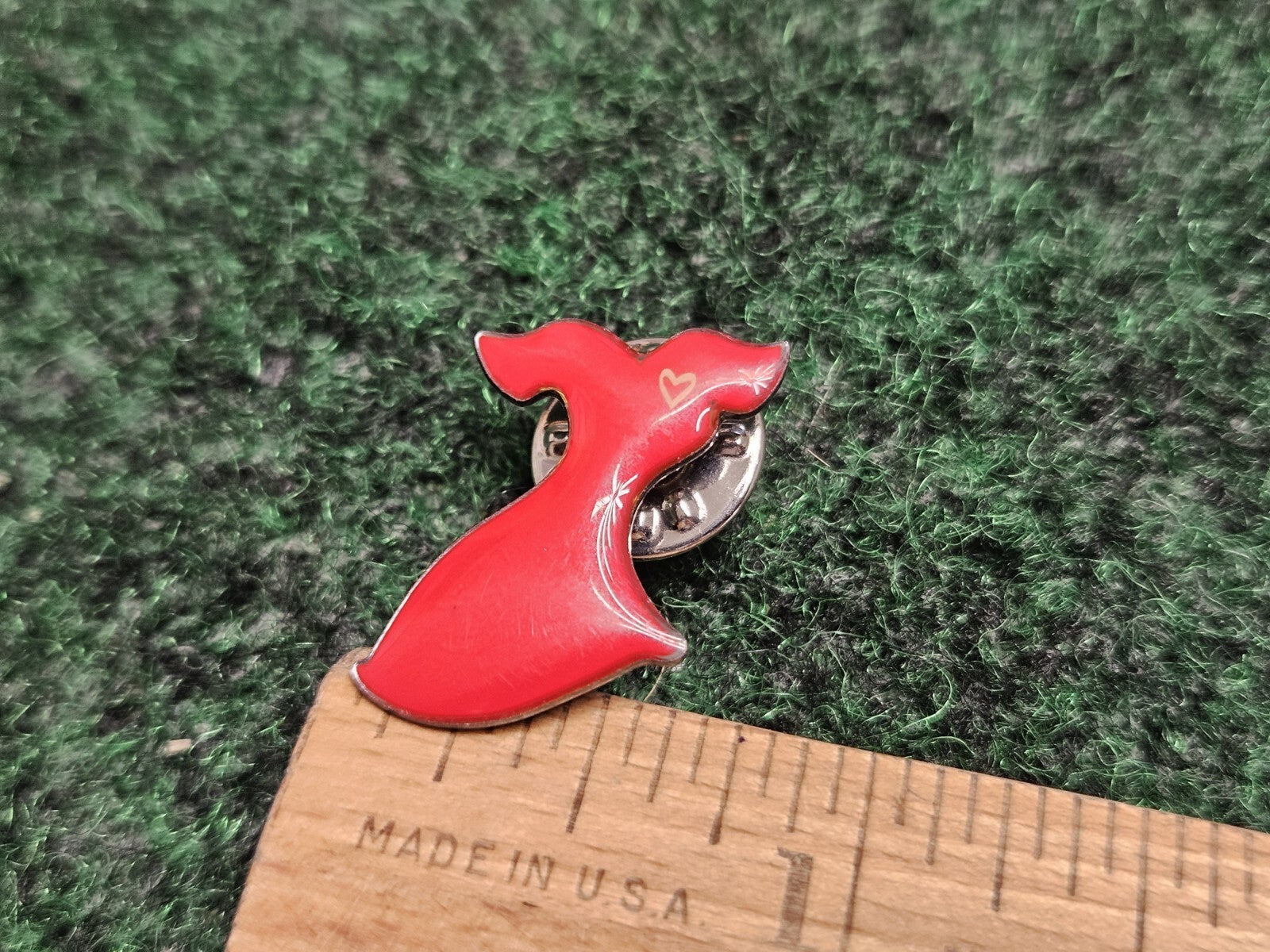 Red Dress Heart Awareness Enamel Lapel Pin Silver Tone Brooch Clutch Back Nurse