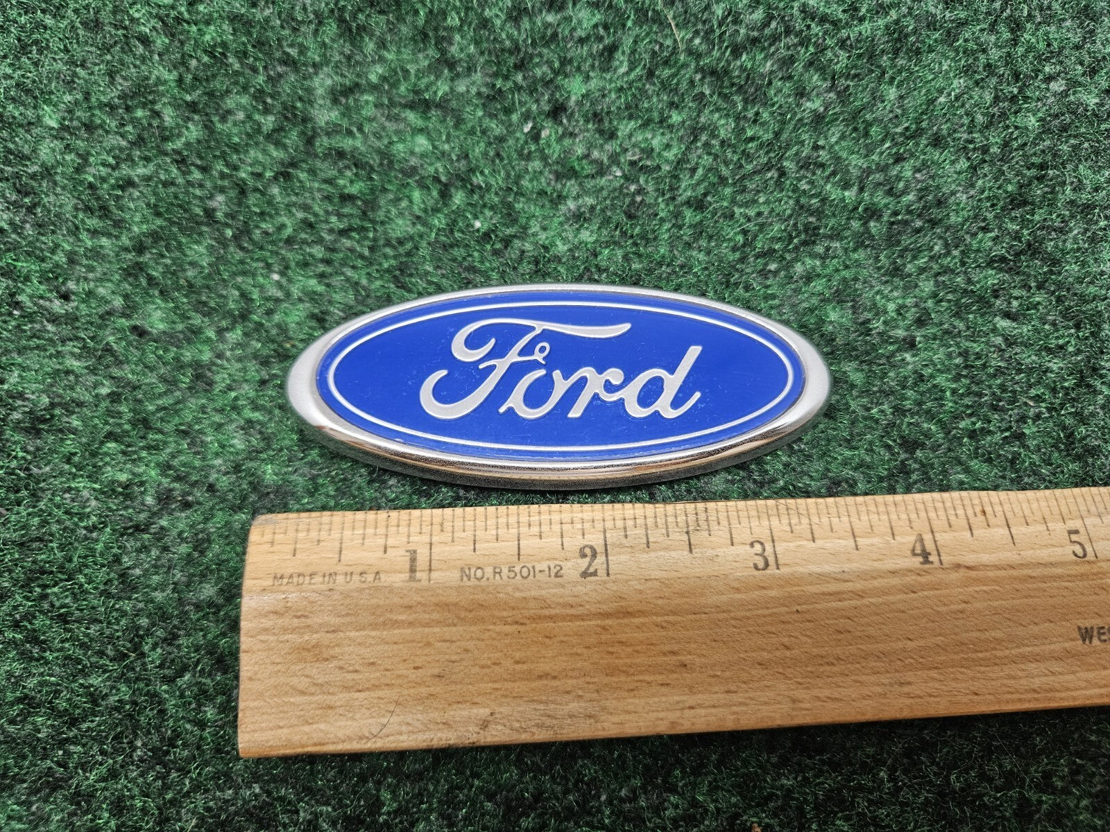1995-1997 FORD CROWN VICTORIA LOGO Rear EMBLEM SYMBOL SIGN GL1