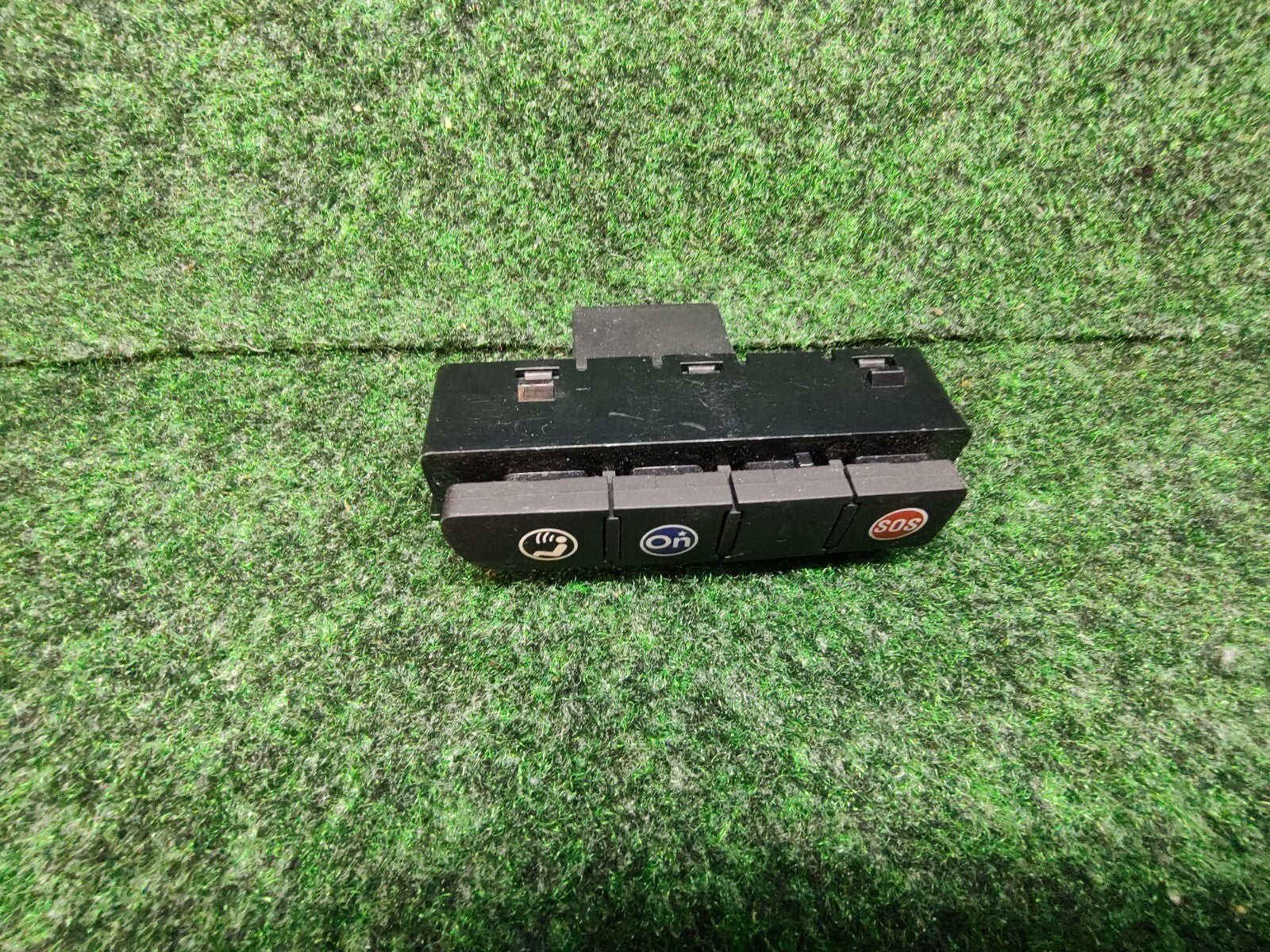 Chevrolet Impala 2014-2020 SOS Emergency Call Switch Button 22857159 OEM 5S9