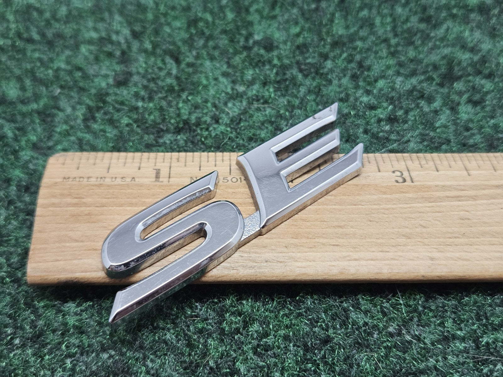 75443-06200 Toyota Se "Se" OEM Genuine USED EMBLEM 7S7