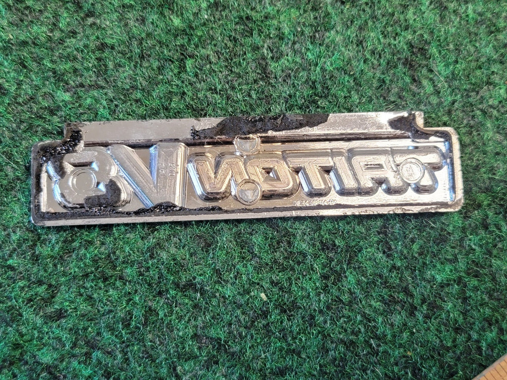 1997-03 FORD TRITON V8 FENDER EMBLEM GENUINE OEM  XL34-16B114-HA 1M5