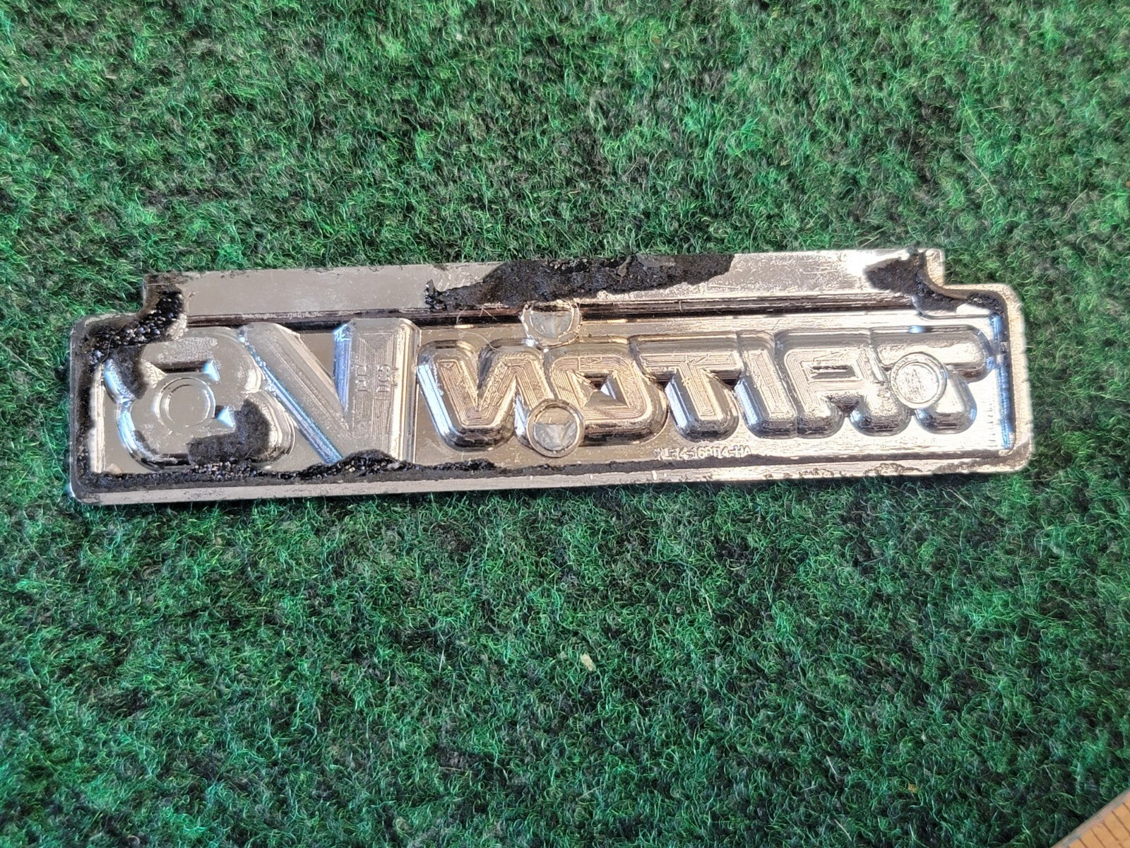 1997-03 FORD TRITON V8 FENDER EMBLEM GENUINE OEM  XL34-16B114-HA 1M5