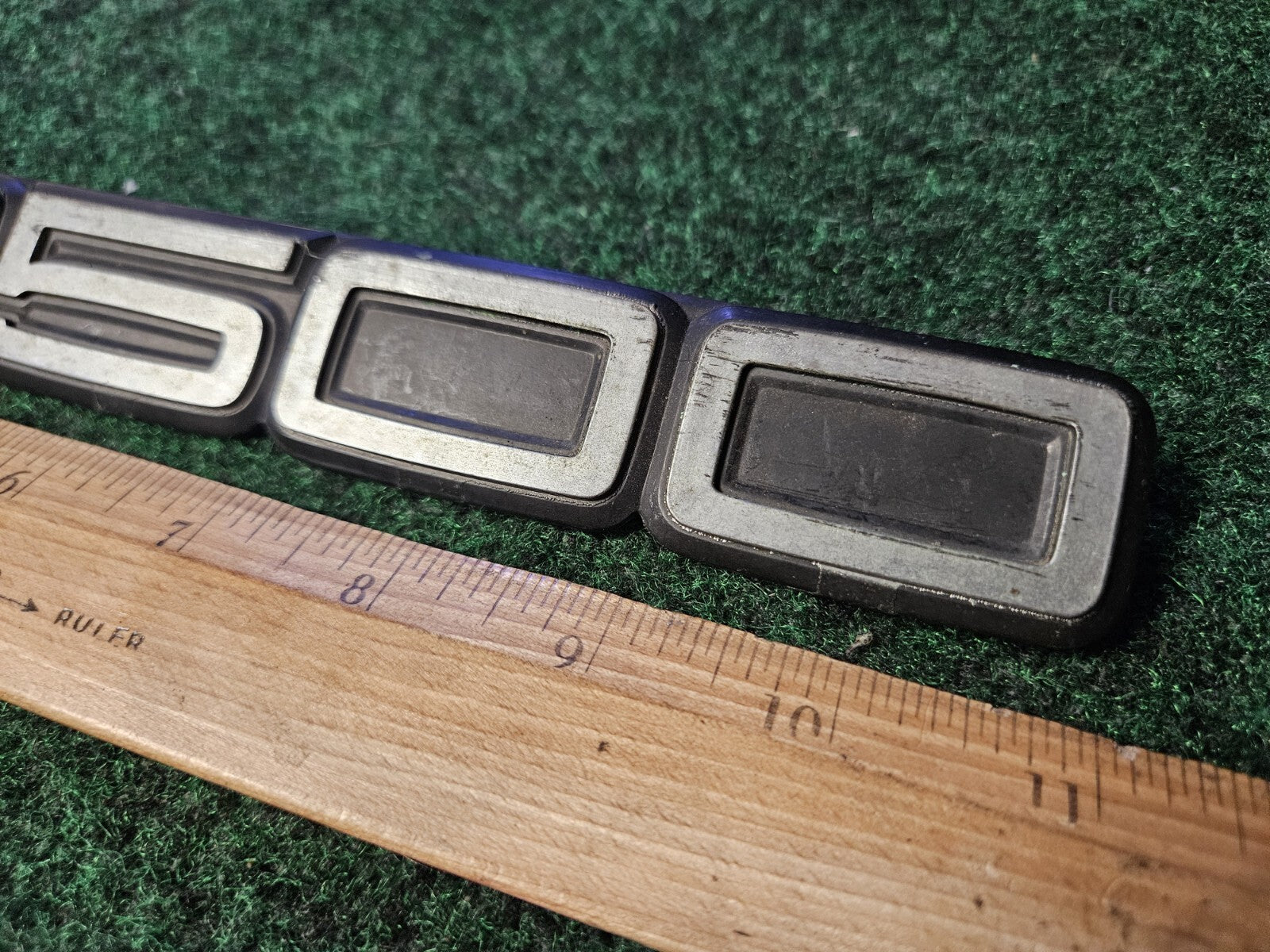CHEVROLET SILVERADO 2500 SIDE EMBLEM BADGE LOGO OEM 4M9