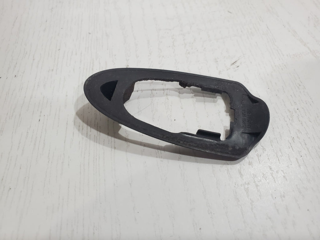02-15 MINI COOPER R50 R53 R55 LEFT RIGHT EXTERIOR DOOR HANDLE RUBBER OEM 6L6