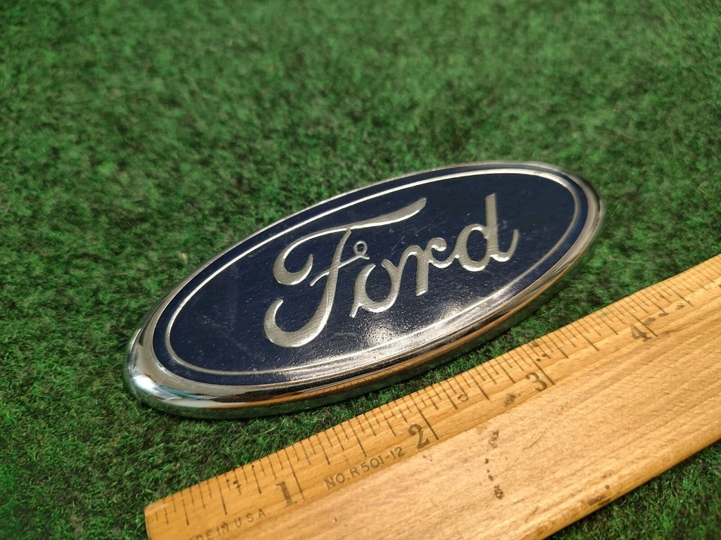 2001-2007 Ford Escape Tailgate Trunk Emblem BADGE YL84-7843500-AB 1S3