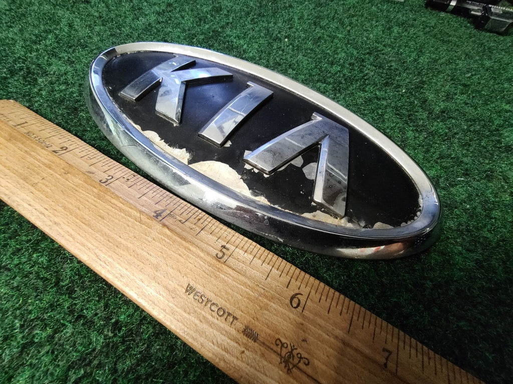 05-07 KIA Sportage Front Grille Emblem Nameplate Badge Ornament 3S1