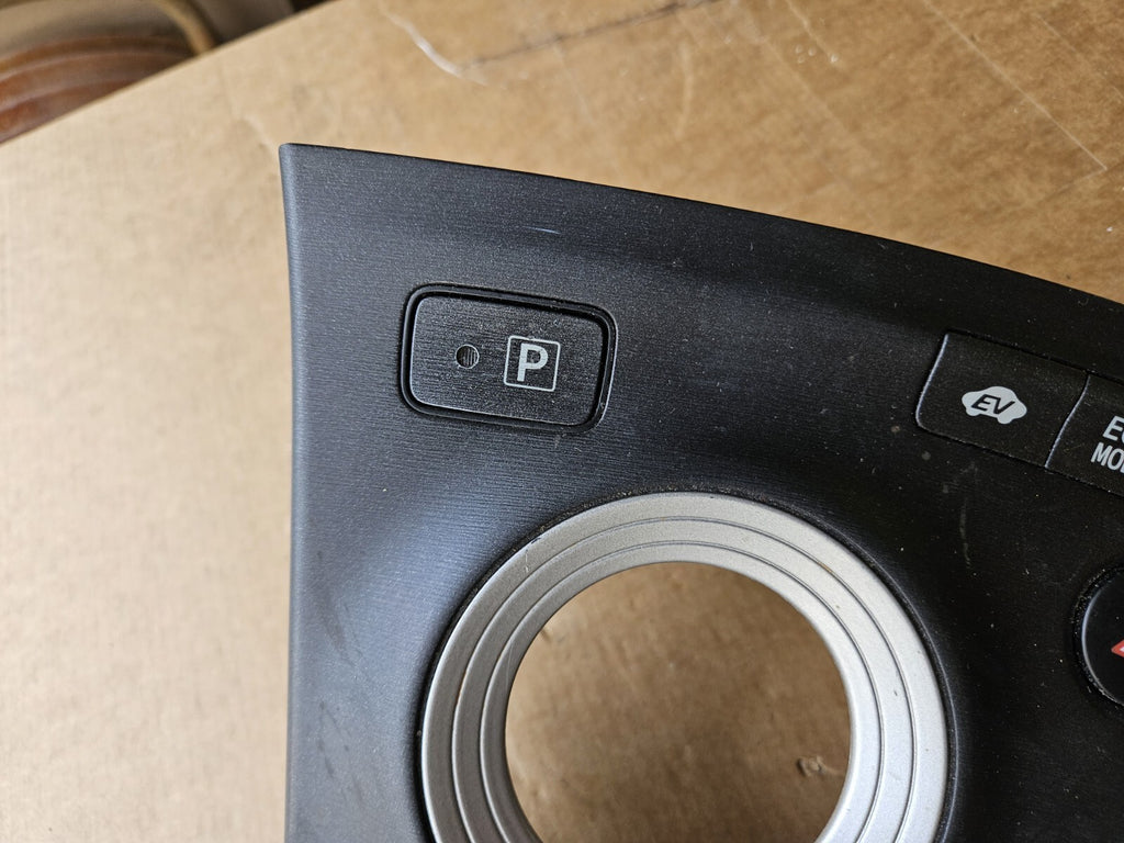 2010 -2015 Toyota Prius  Gear Shifter Trim Panel Cover Bezel 55404-47020 Oem LT2