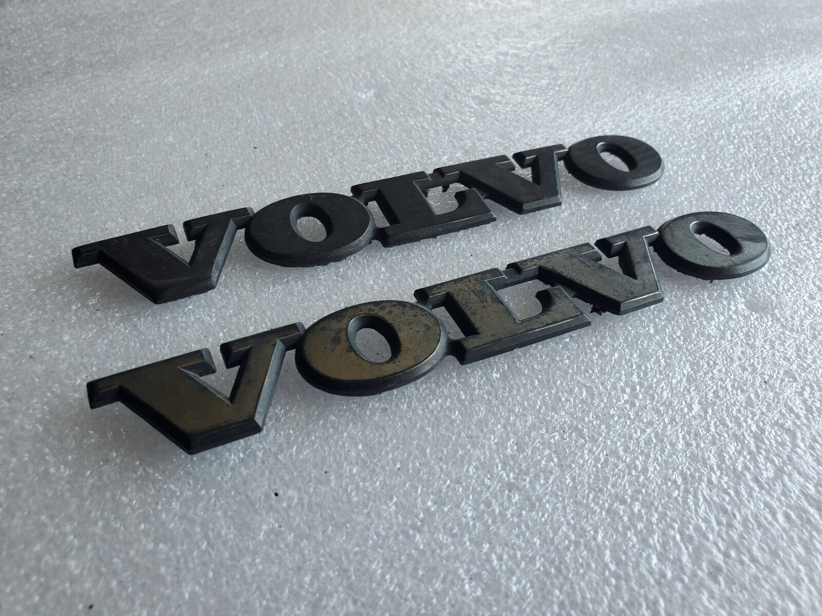(2) Volvo OEM NAME PLATE Emblem Badge Logo Nameplate OEM VNTG