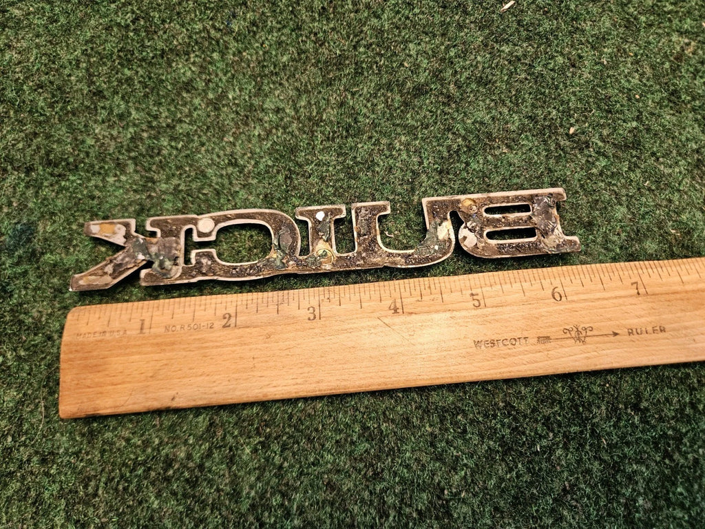 BUICK SIDE EMBLEM LOGO BADGE SYMBOL NAME PLATE BADGE USED 5M4