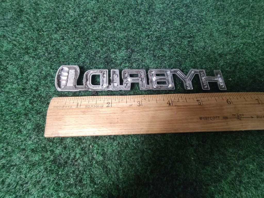 07 08 09 TOYOTA PRIUS HYBRID SIDE FENDER EMBLEM LOGO BADGE SYMBOL USED 8L3