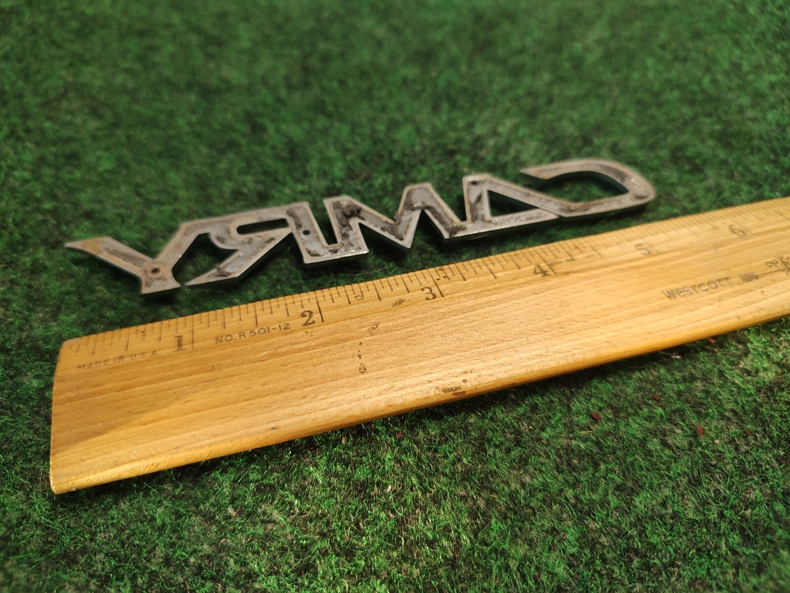 2002-2006 TOYOTA CAMRY CHROME REAR EMBLEM LOGO BADGE NAME PLATE OEM 3S8