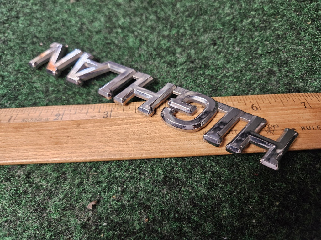 01 02 03 04 05 06 07 TOYOTA HIGHLANDER  REAR EMBLEM LOGO CHROME BADGE OEM 3M4