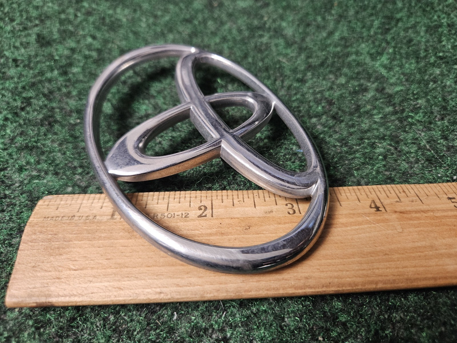 Toyota Chrome Emblem Logo Symbol Badge Name Plate Nameplate ~4" 9L2